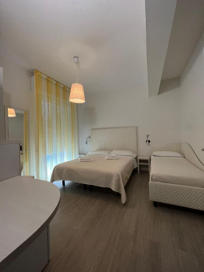 Hotel Leonardo Cesenatico Εξωτερικό φωτογραφία