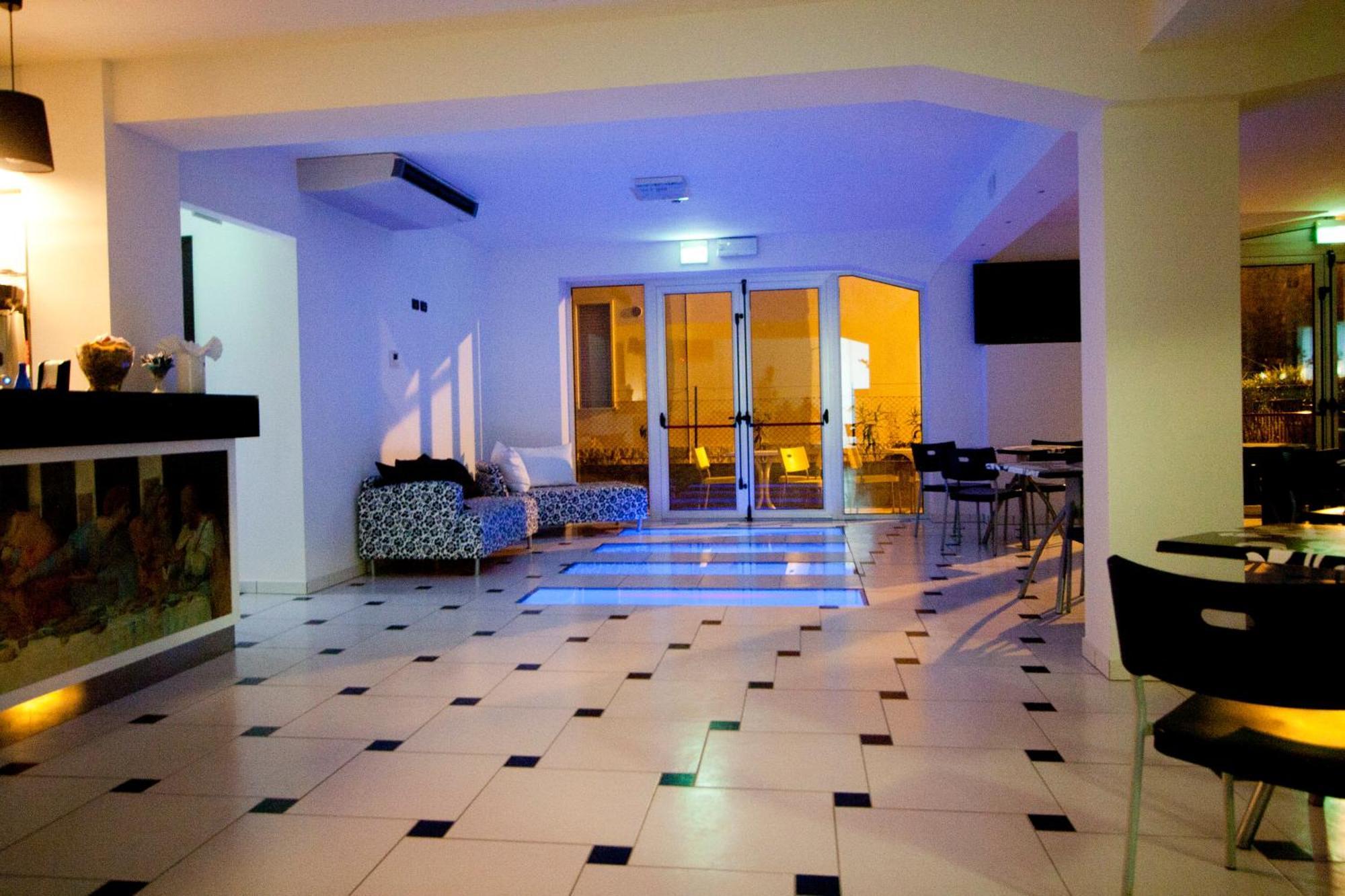 Hotel Leonardo Cesenatico Εξωτερικό φωτογραφία