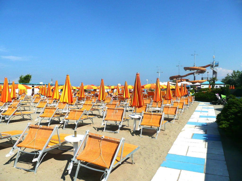 Hotel Leonardo Cesenatico Εξωτερικό φωτογραφία