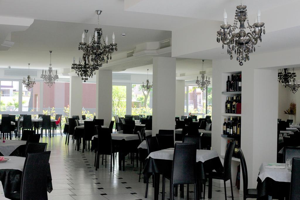 Hotel Leonardo Cesenatico Εξωτερικό φωτογραφία