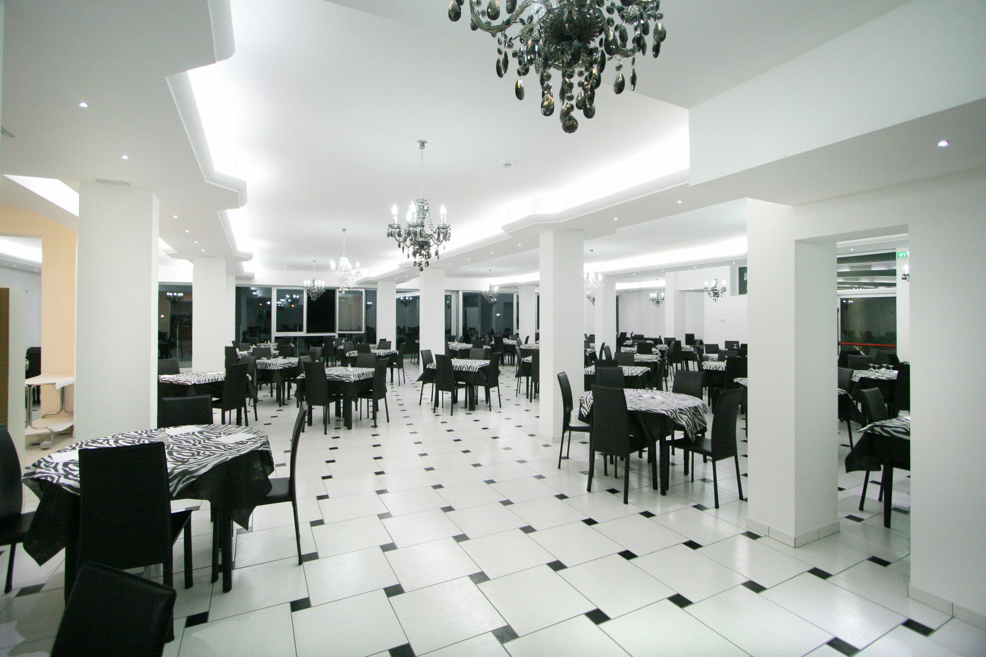 Hotel Leonardo Cesenatico Εξωτερικό φωτογραφία